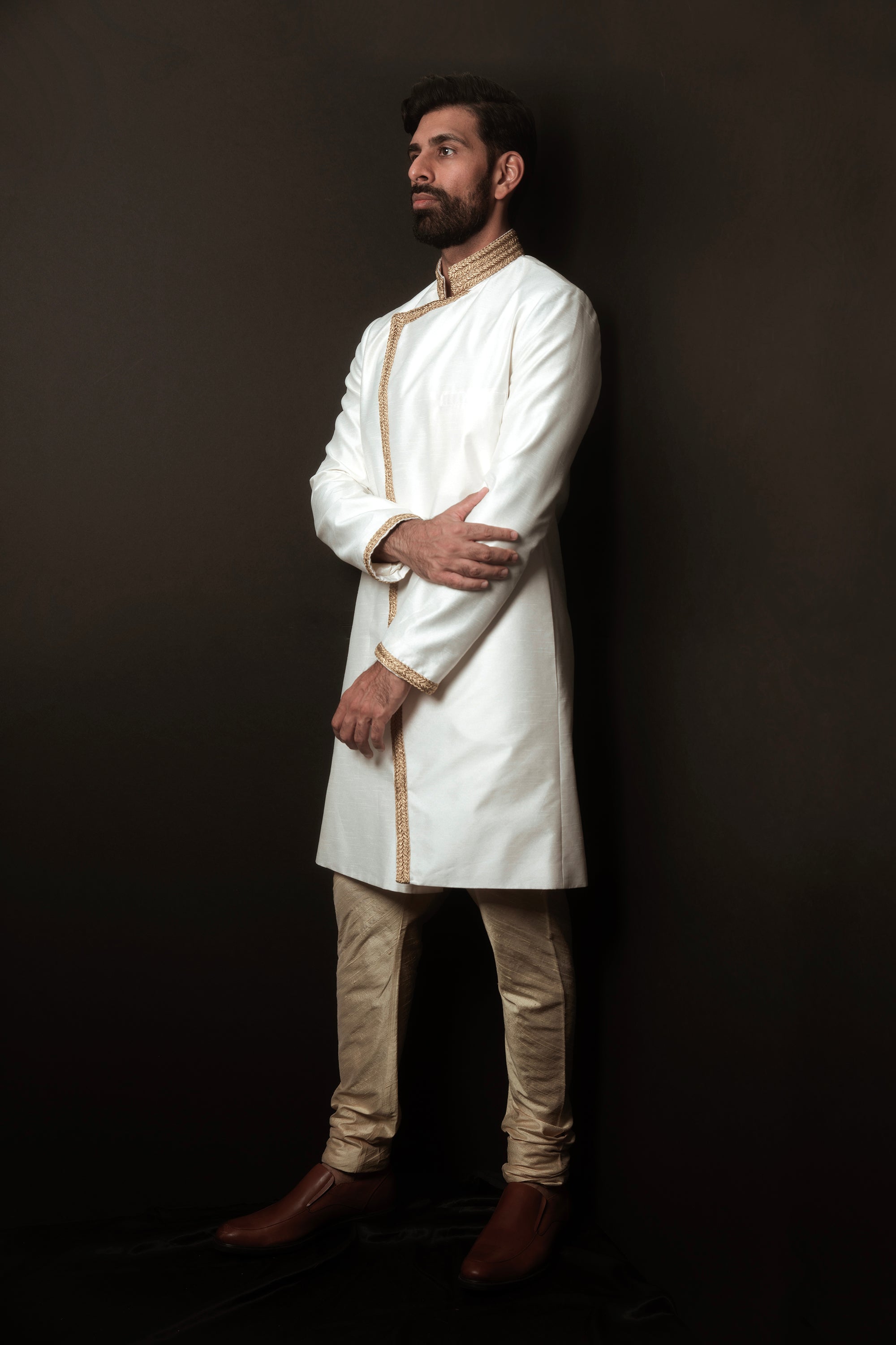 White and gold outlet sherwani